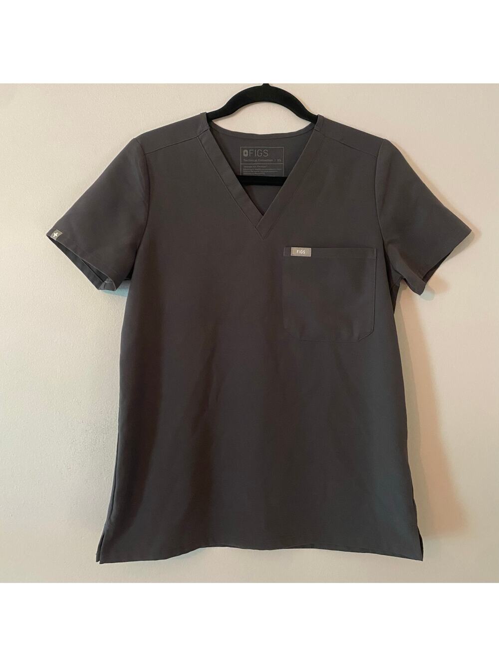 FIGS Charcoal Gray Catarina One Pocket Scrub Top Uniform Nurse Dr Women size XS